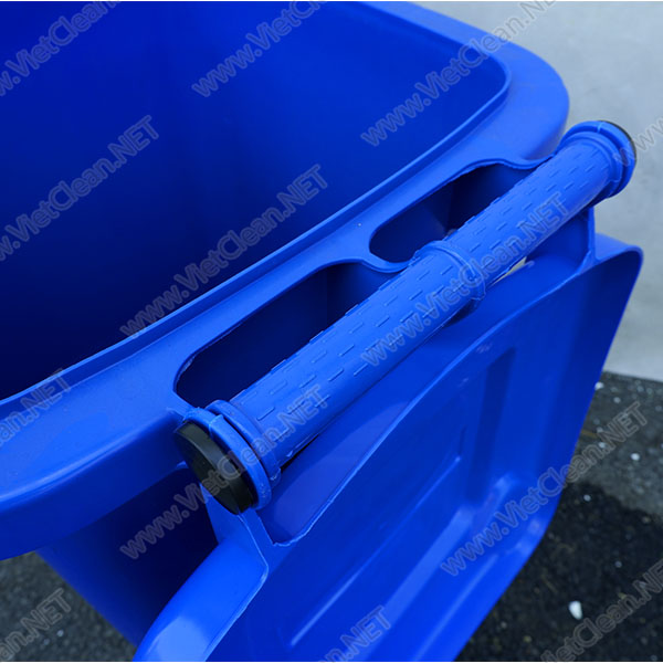 Thung Rac 60 Lit Xanh Duong(6)