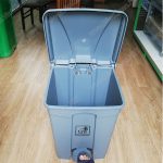 Thung Rac Bep 68 Lit Mau Xam(1)