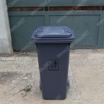 Thung Rac Dap Chan 120 Lit Mau Xam(1)