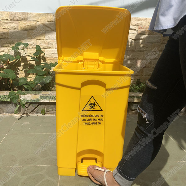 Thung Rac Bep 45 Lit Mau Vang(2)